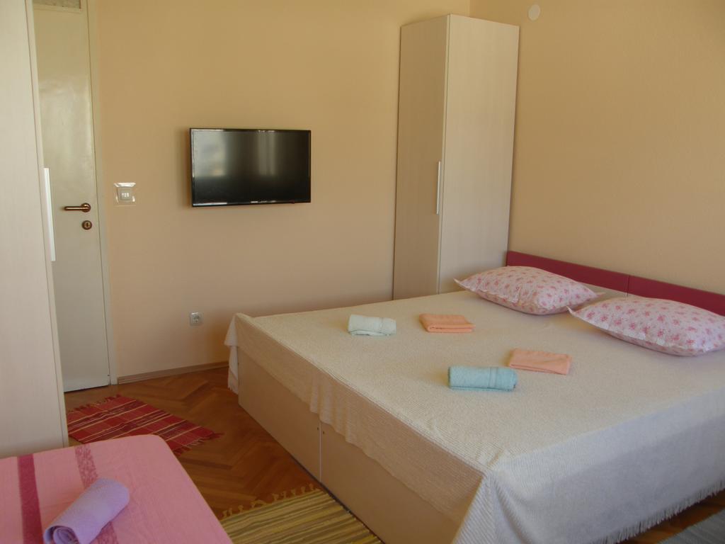 Neva Rooms Split Exterior photo